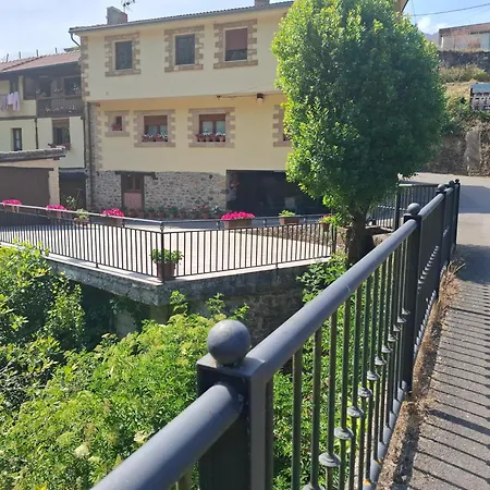 El Puente Aparthotel *