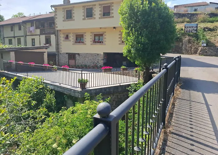 El Puente Aparthotel *